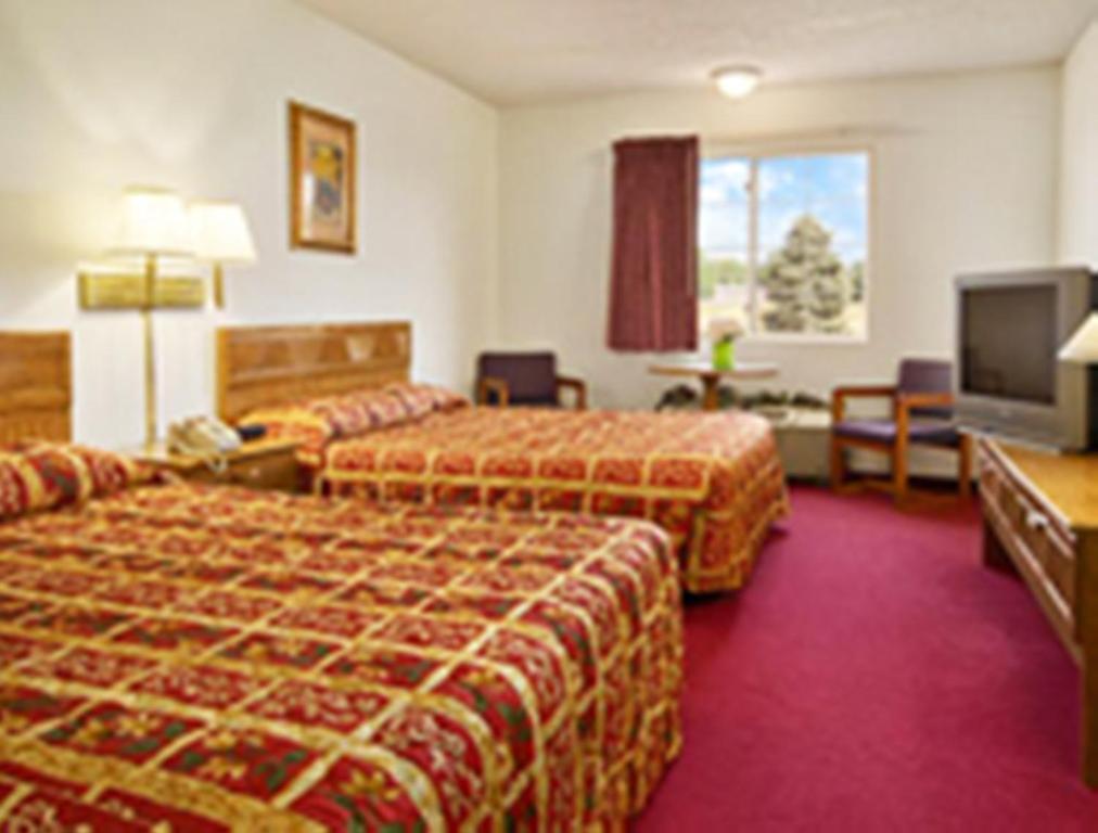 Westwood Inn & Suites - Kimball Стая снимка