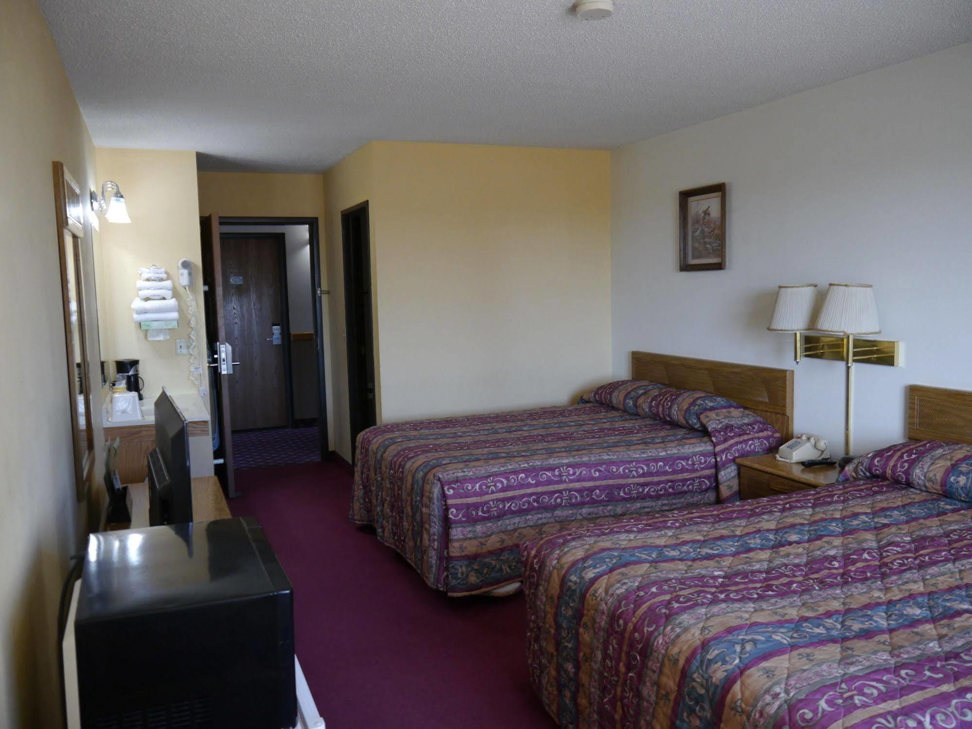 Westwood Inn & Suites - Kimball Екстериор снимка