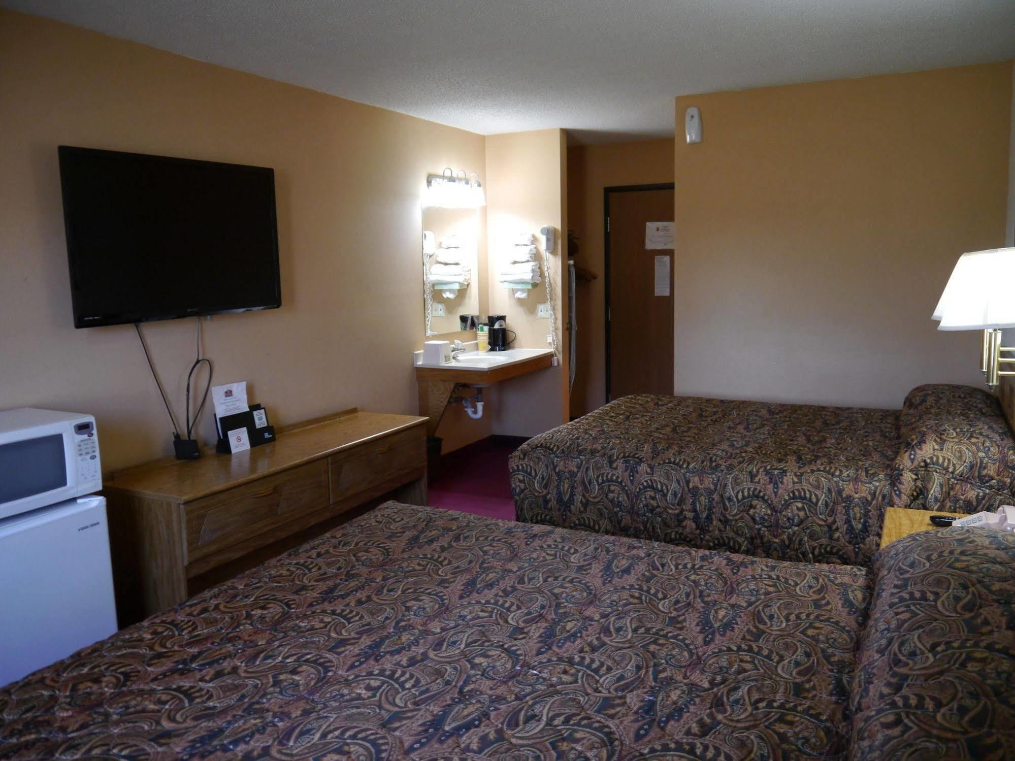 Westwood Inn & Suites - Kimball Екстериор снимка