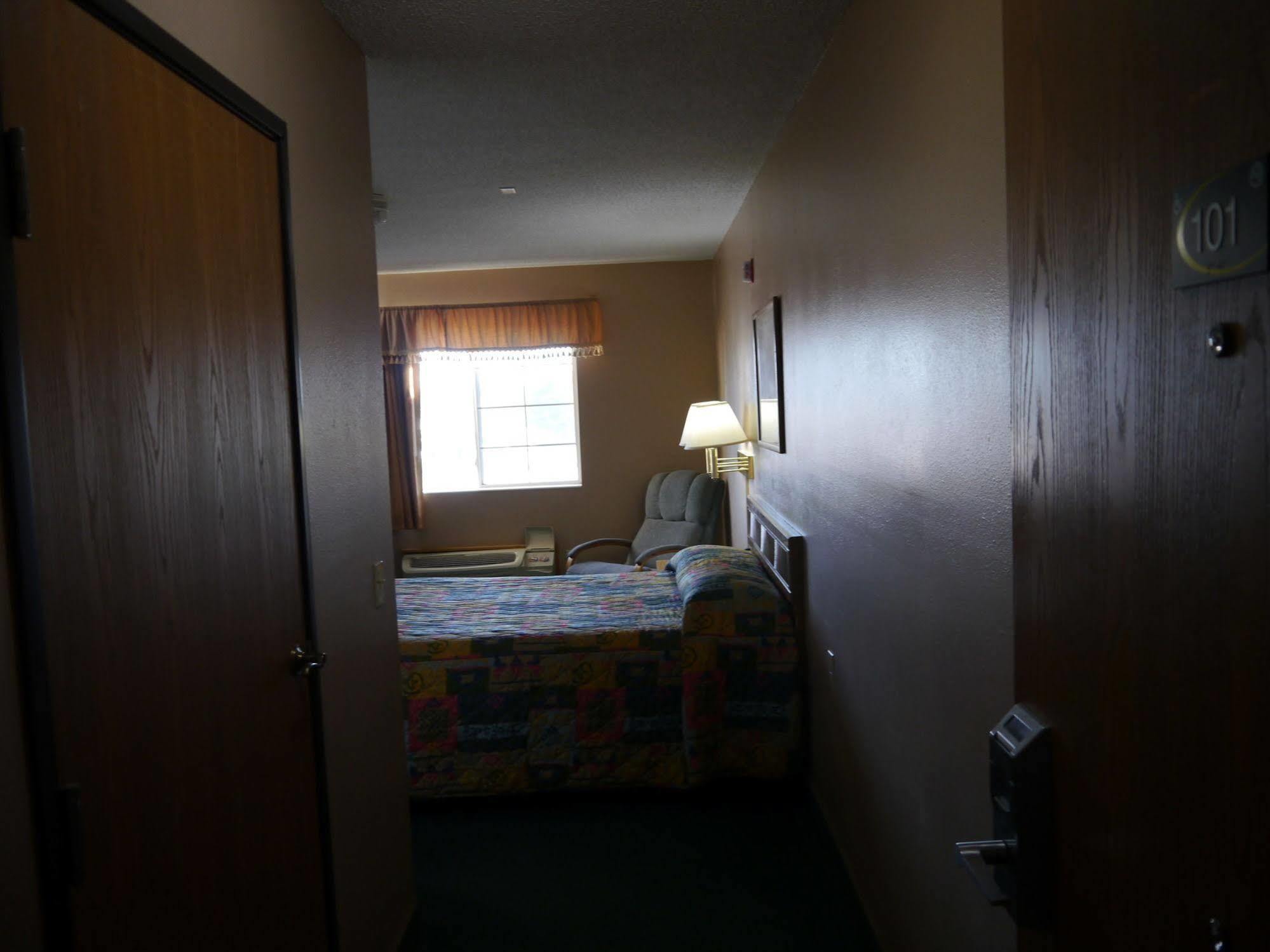 Westwood Inn & Suites - Kimball Екстериор снимка